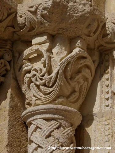 CAPITELES DE LA PORTA SPECIOSSA